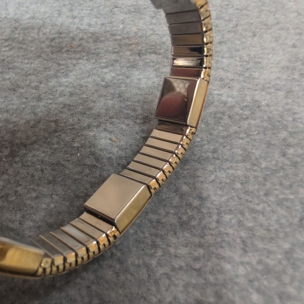Gold Tone Stretch Bracelet Geometric Pattern Textured Metal Stretch to Fit - Picture 2 of 3